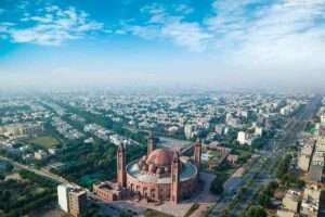 grand-mosque-view-from-pearl-one-courtyard (1)